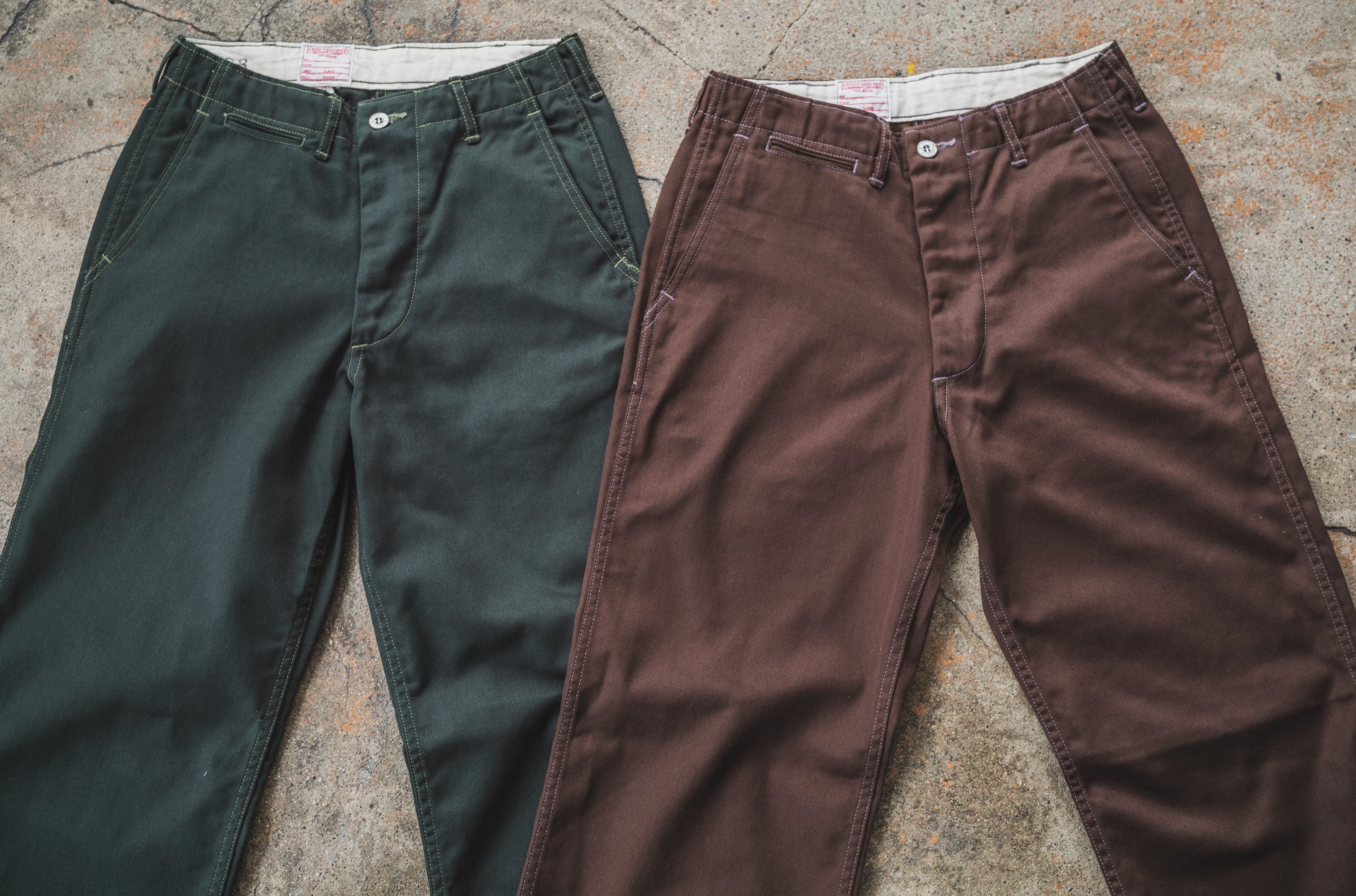 tcbジーンズ チノパン サイズ34 TCBジーンズ ステイゴールドチノ グリーン&ブラウン TCB jeans